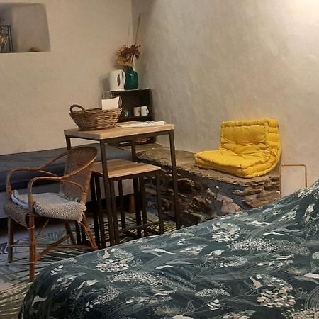 Le Petit Nid Bed & Breakfast Sablieres Dış mekan fotoğraf