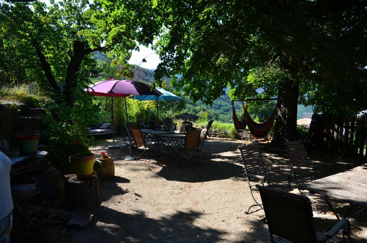 Le Petit Nid Bed & Breakfast Sablieres Dış mekan fotoğraf